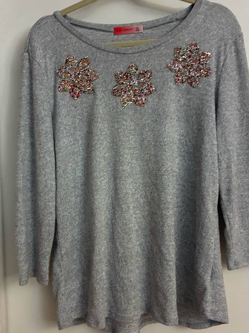 Scarlett Gray Sweatshirt with Sequin Floral Appliqués